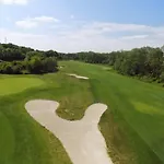 Golf Hotel
